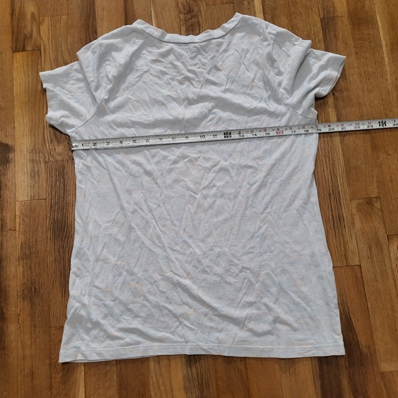 5/$15 Womens V-Neck T-shirt - Picture 8 of 8